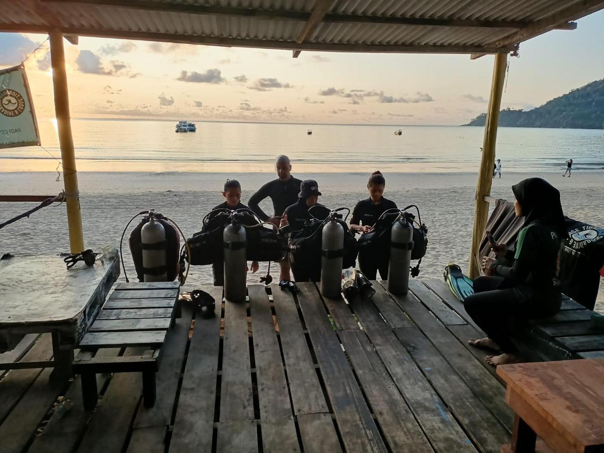 Tiongman Scubadive & Lodge Kampong Juara Exterior foto